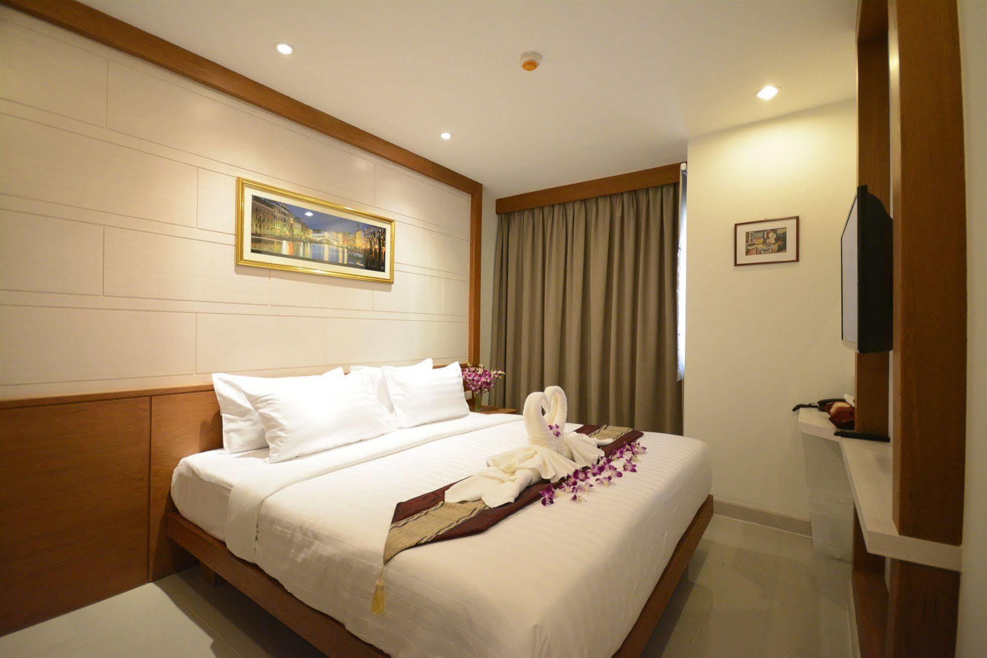 The Patong Center Hotel Εξωτερικό φωτογραφία
